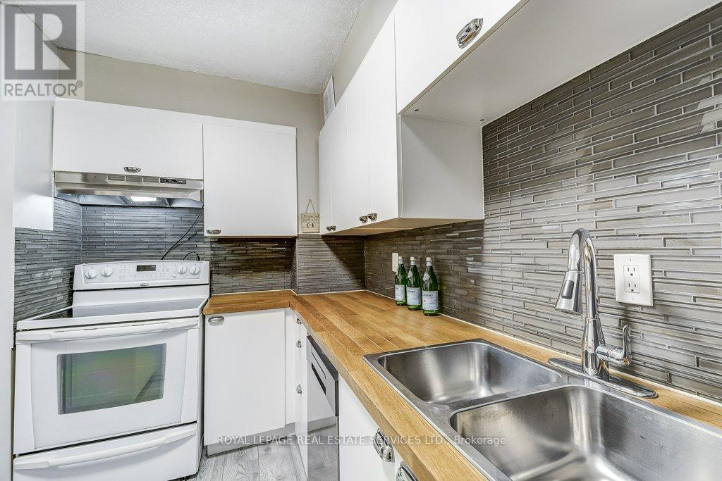 601 - 212 Kerr Street Property Photo 24