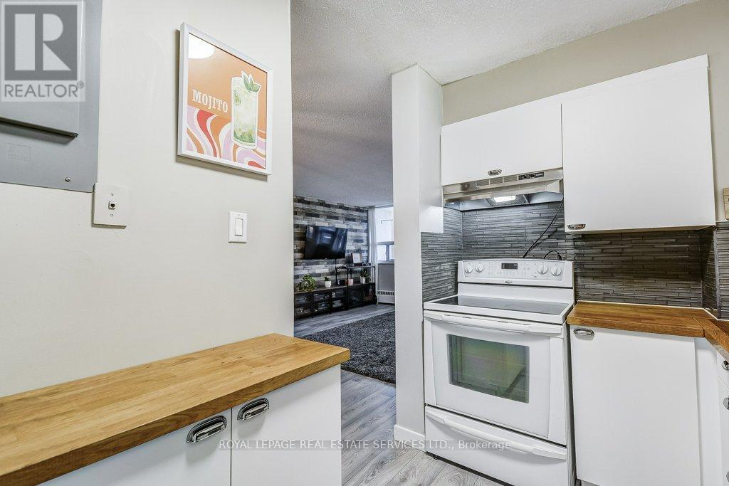 601 - 212 Kerr Street Property Photo 25