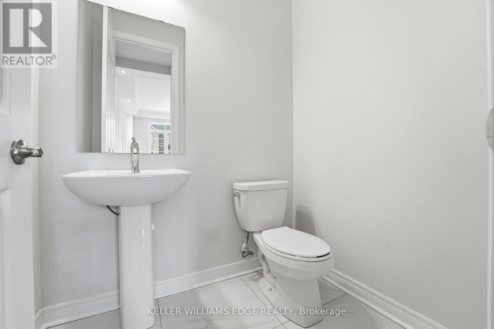 132 Settlers Road E Property Photo 13