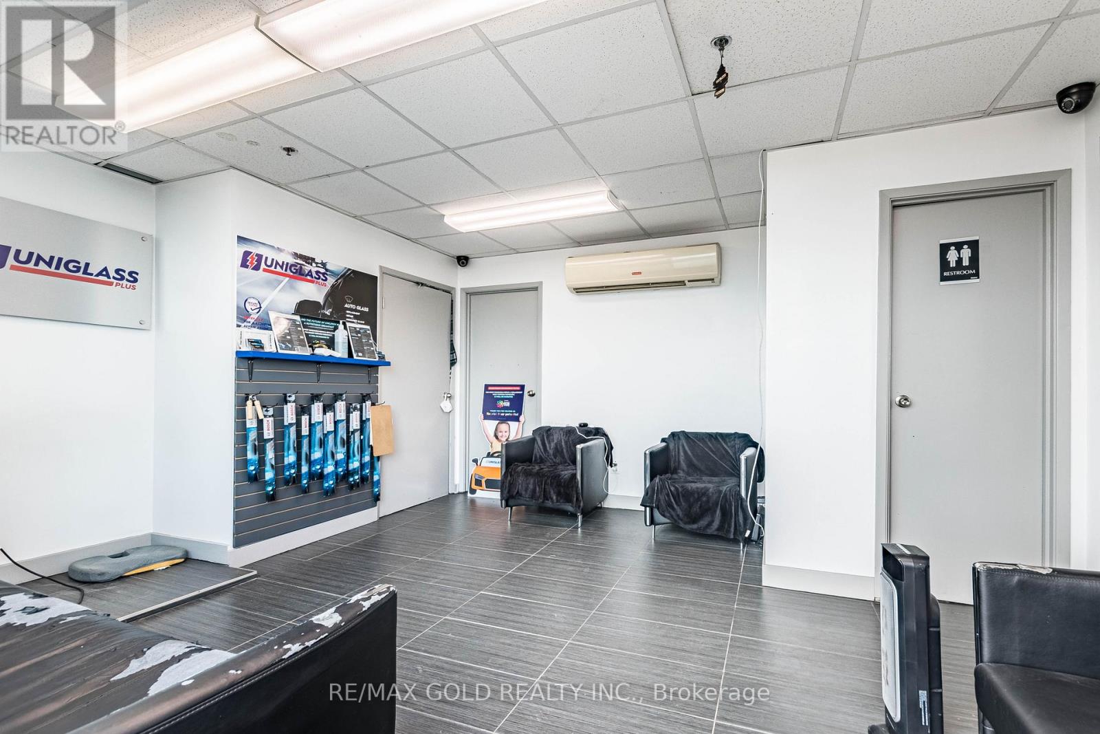 2 - 7091 Hurontario Street Property Photo 4