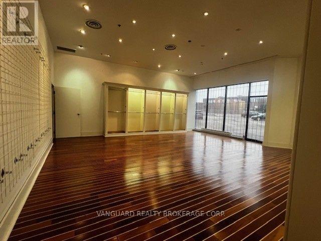 81 St Regis Crescent S Property Photo 6