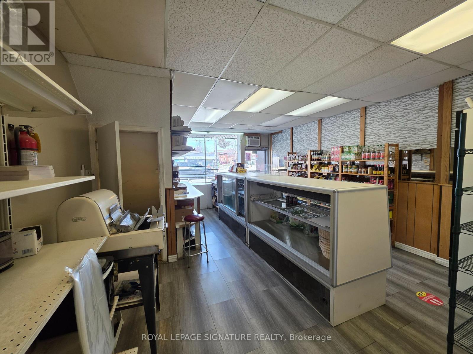 11 - 2783 Lake Shore Boulevard W Property Photo 3
