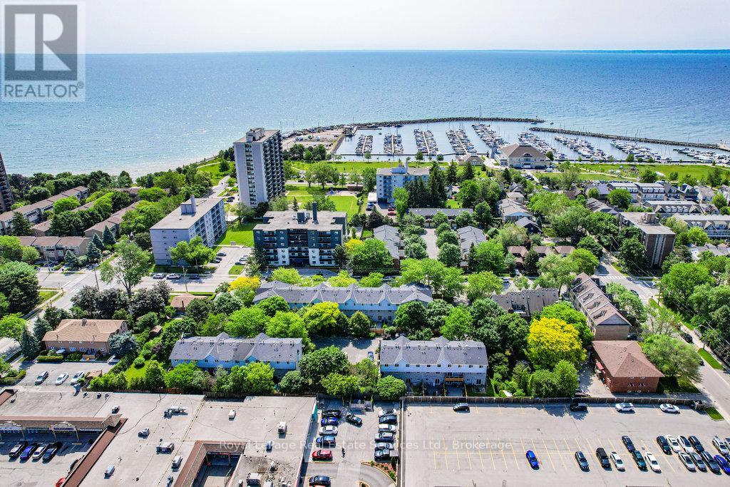 2307 - 2309 Lakeshore Road W Property Photo 4