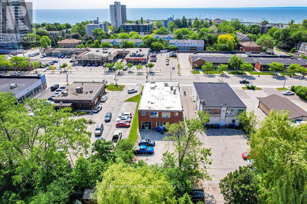 2307 - 2309 Lakeshore Road W Property Photo 7
