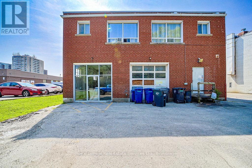 2307 - 2309 Lakeshore Road W Property Photo 23