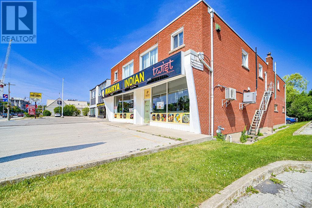 2307 - 2309 Lakeshore Road W Property Photo 31