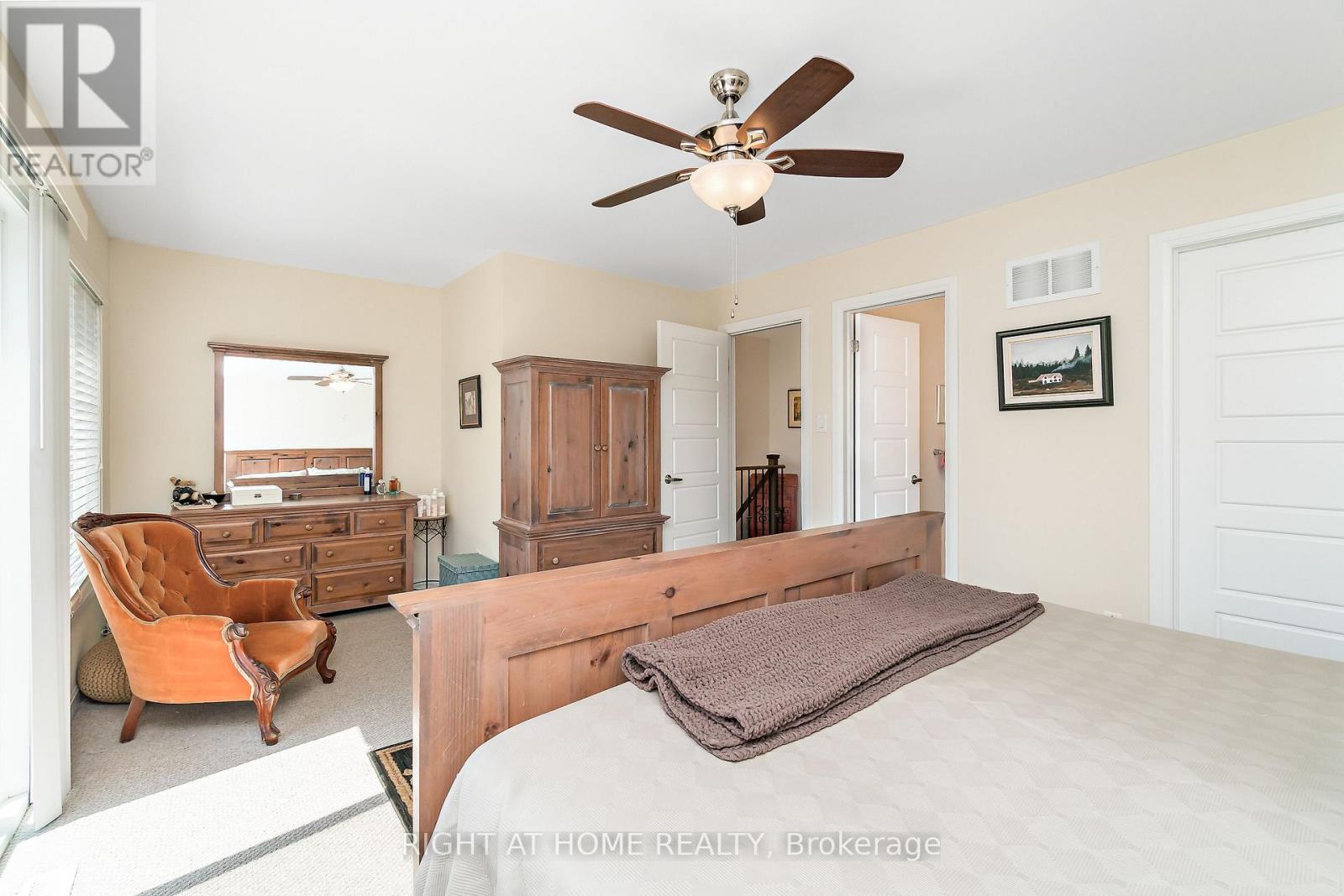 1268 Main Street E Property Photo 21
