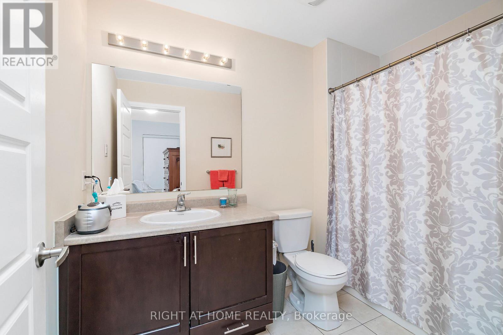 1268 Main Street E Property Photo 25