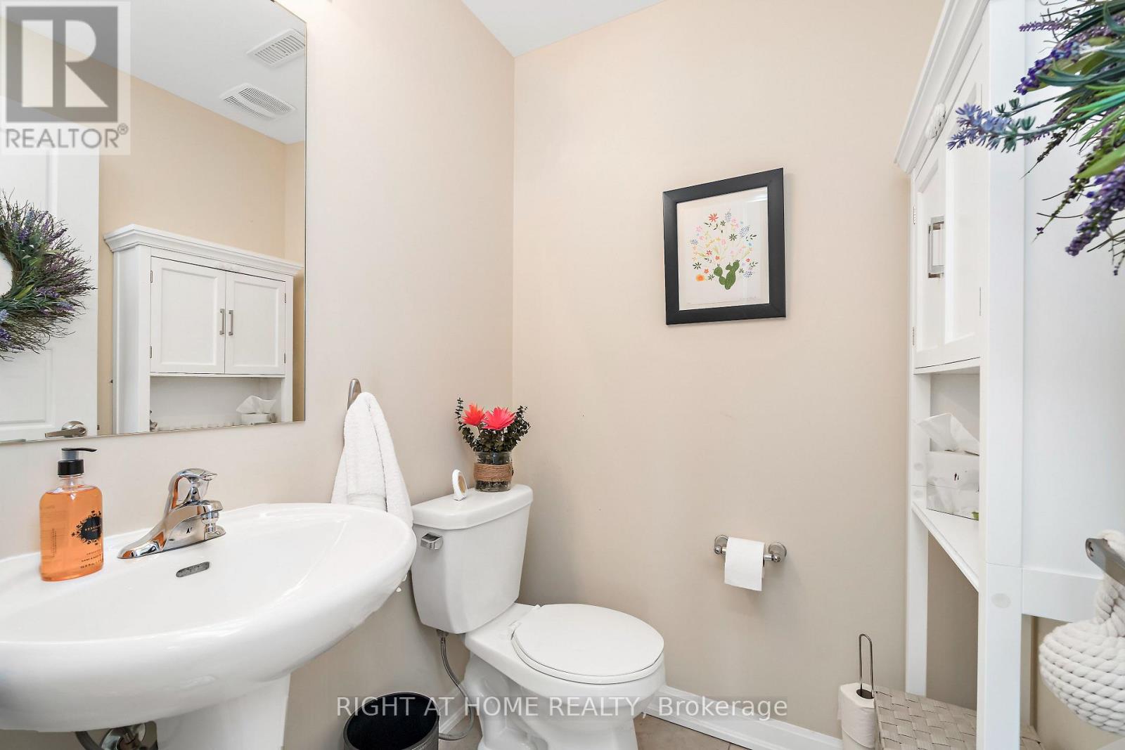 1268 Main Street E Property Photo 26