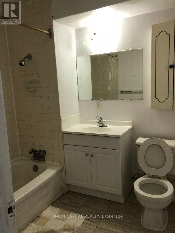 2 - 2015 Davenport Road Property Photo 7