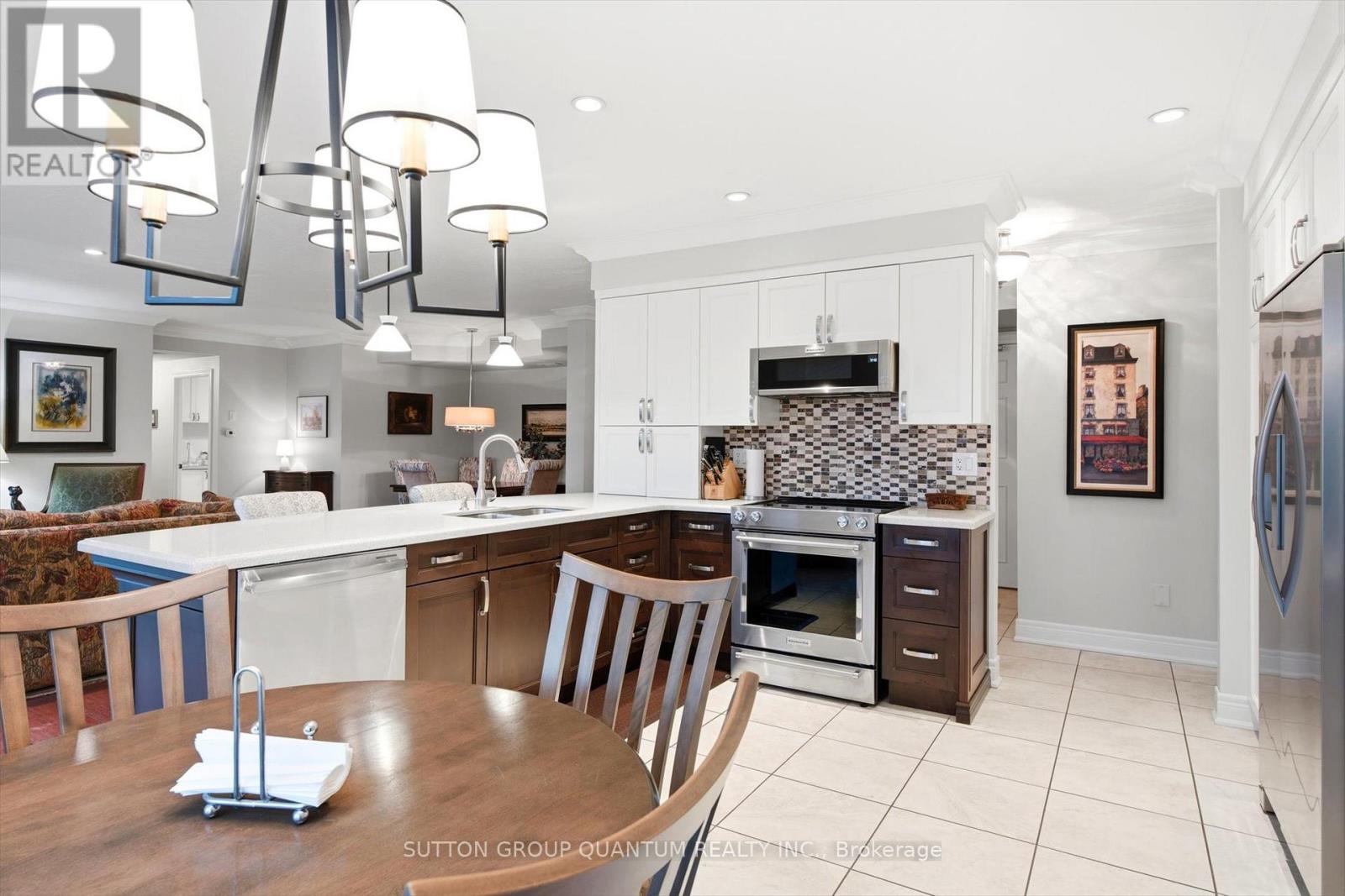 305 - 390 Upper Middle Road E Property Photo 15
