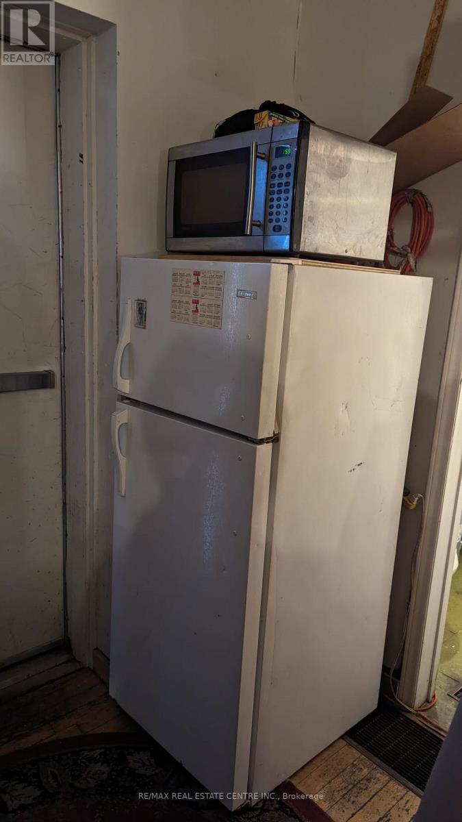 19 John Street Property Photo 43