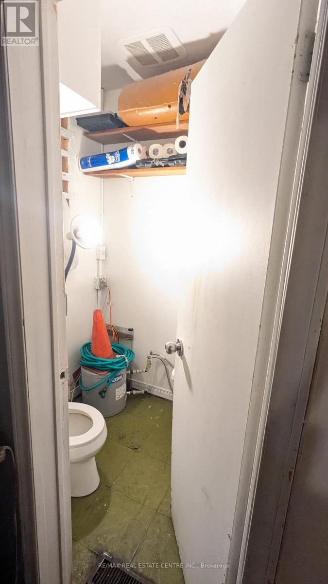19 John Street Property Photo 48