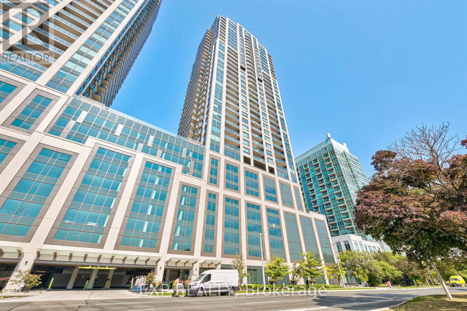 2216 - 1926 LAKESHORE BOULEVARD W
