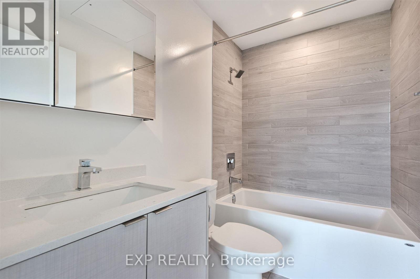 2216 - 1926 Lakeshore Boulevard W Property Photo 4