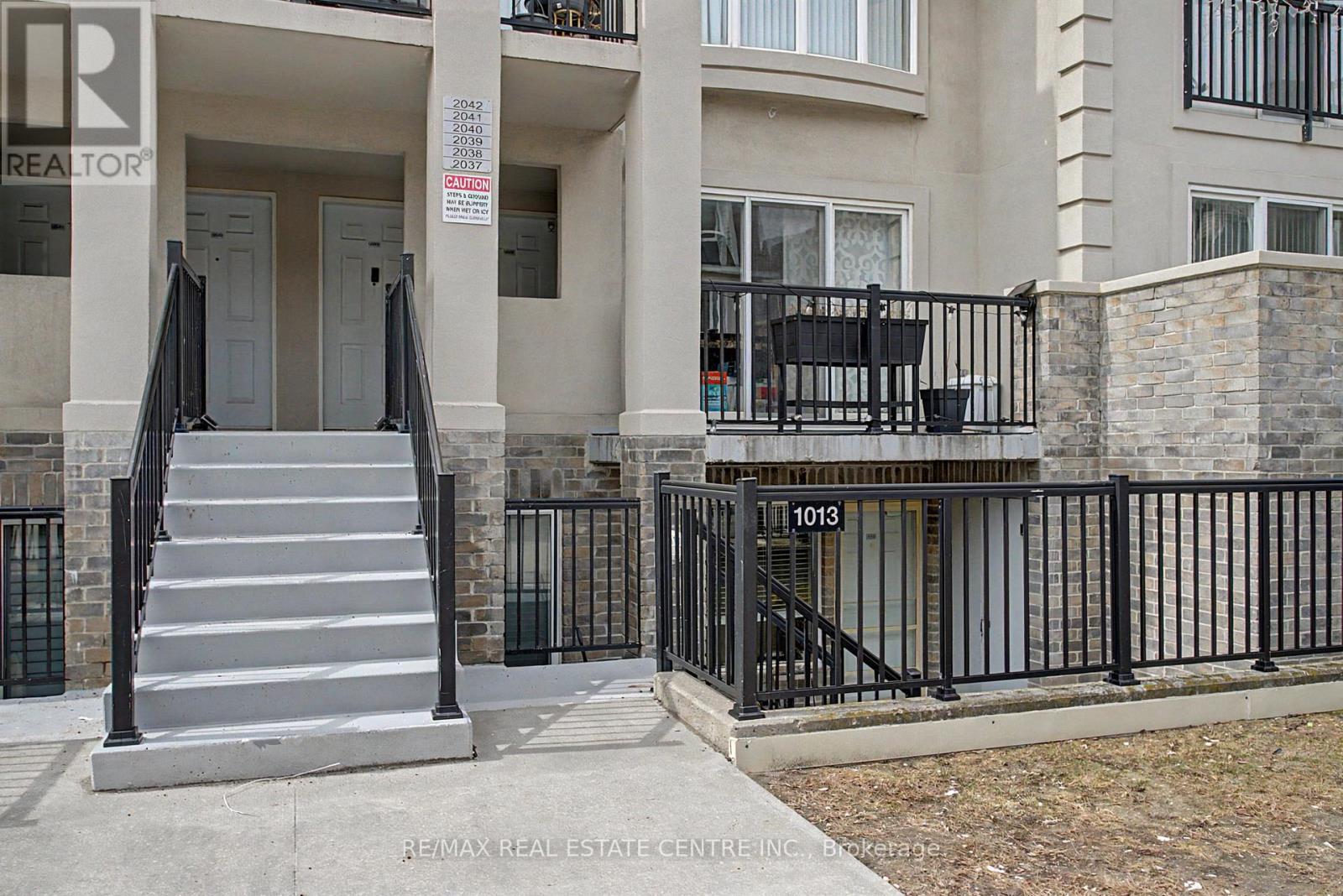 1013 - 85 George Appleton Way Property Photo 2