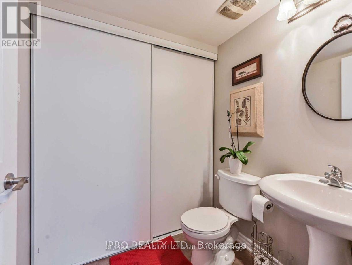1013 - 85 George Appleton Way Property Photo 6