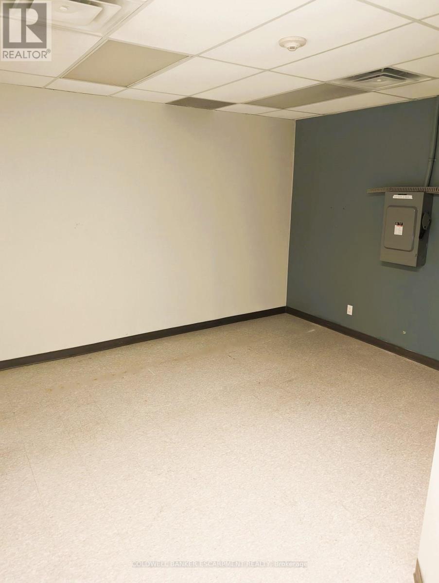A/b - 10 Eastern Avenue Property Photo 8