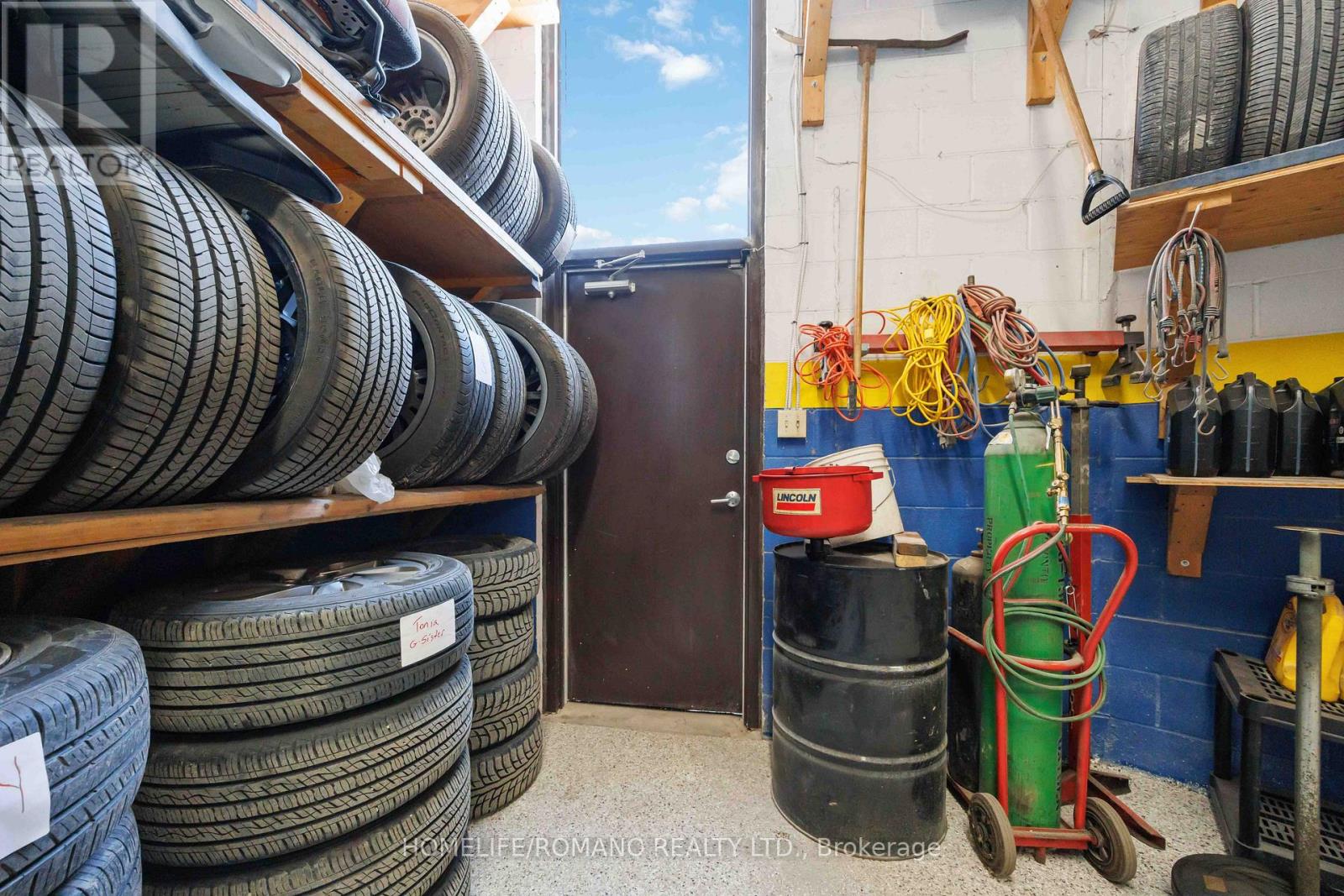 35 - 101 Toro Road Property Photo 23