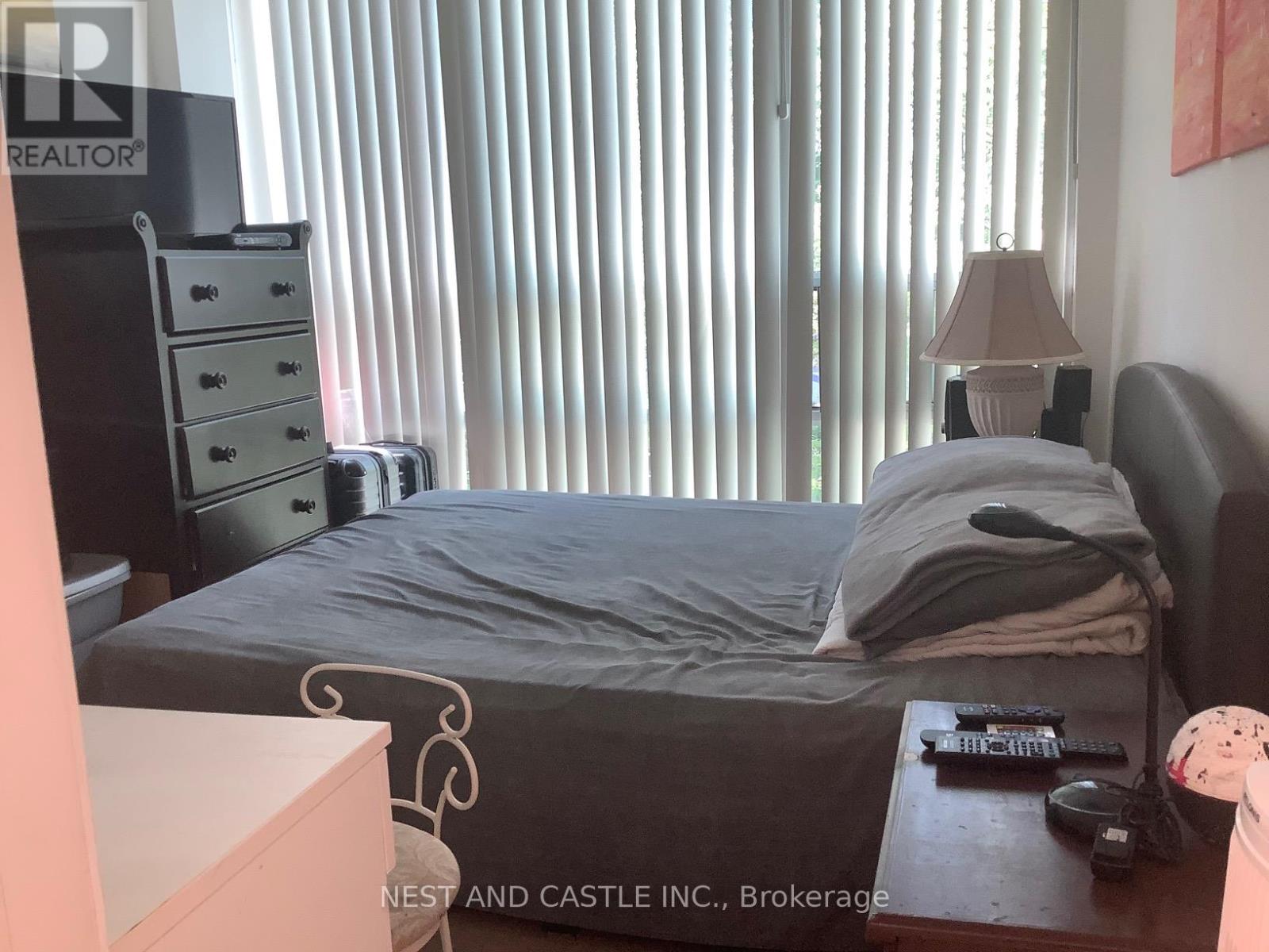 132 - 70 ABSOLUTE AVENUE