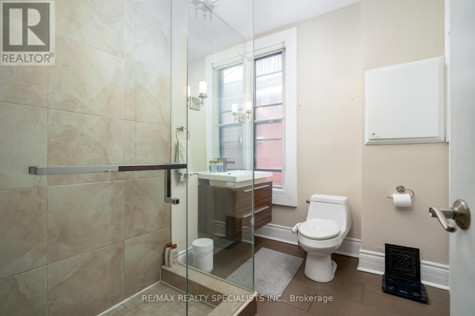 48 Leopold Street Property Photo 32