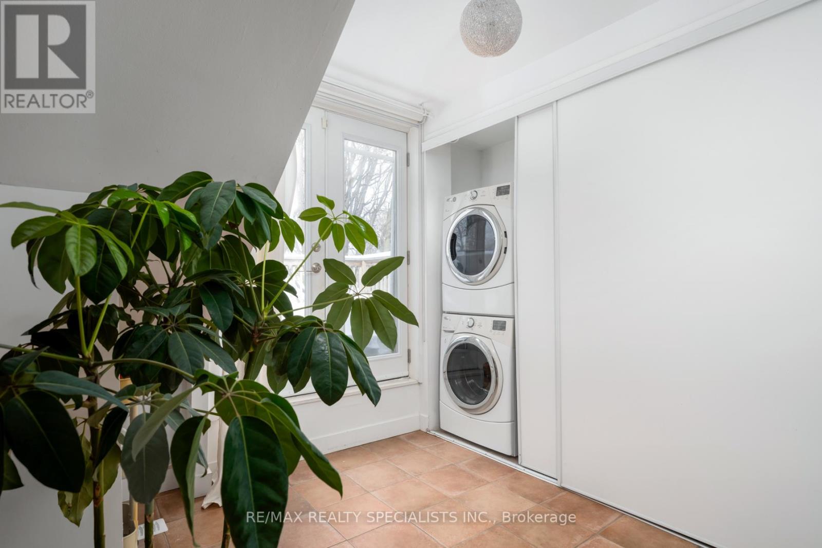 48 Leopold Street Property Photo 35