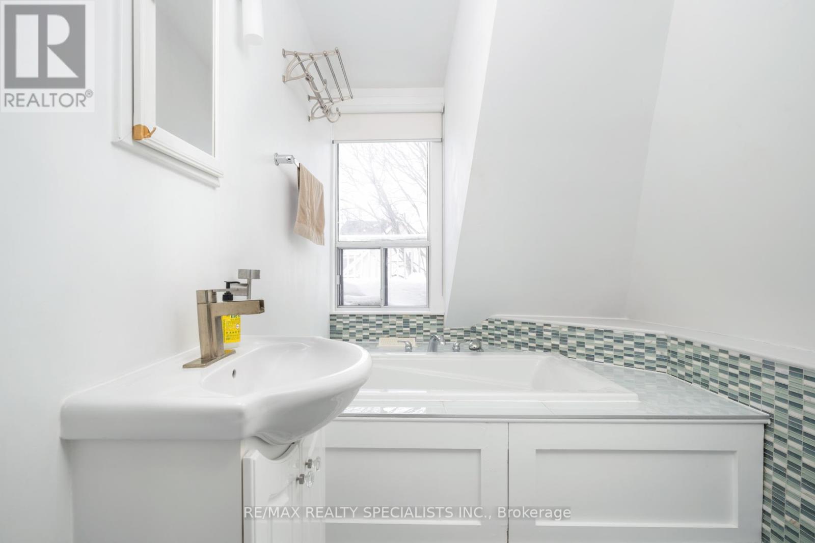 48 Leopold Street Property Photo 43