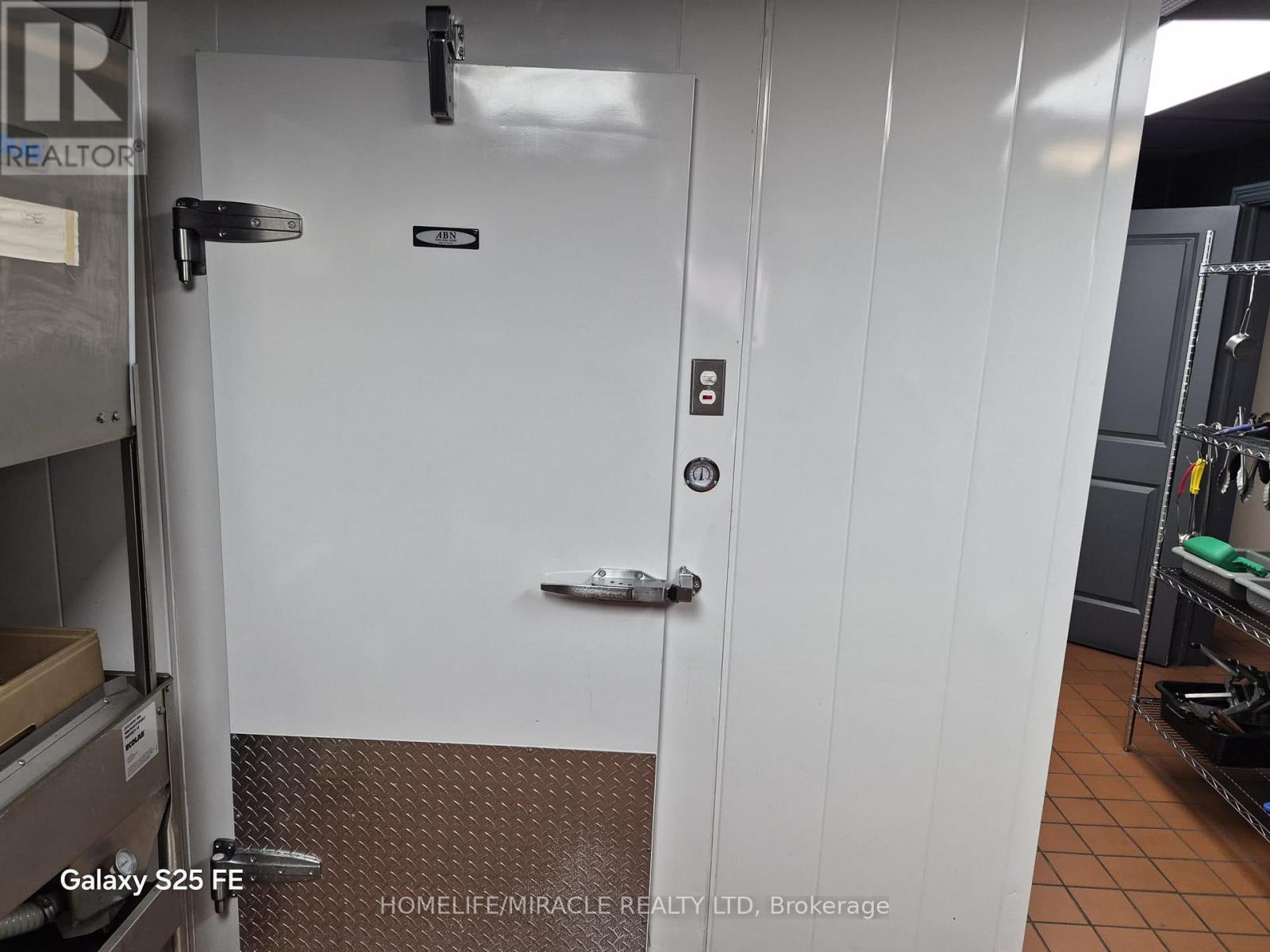 1222 St Clair Avenue W Property Photo 10
