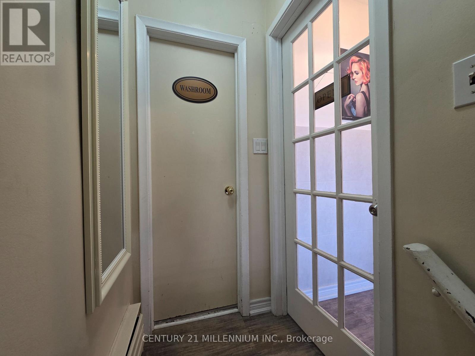 A - 2479 Lake Shore Boulevard W Property Photo 3