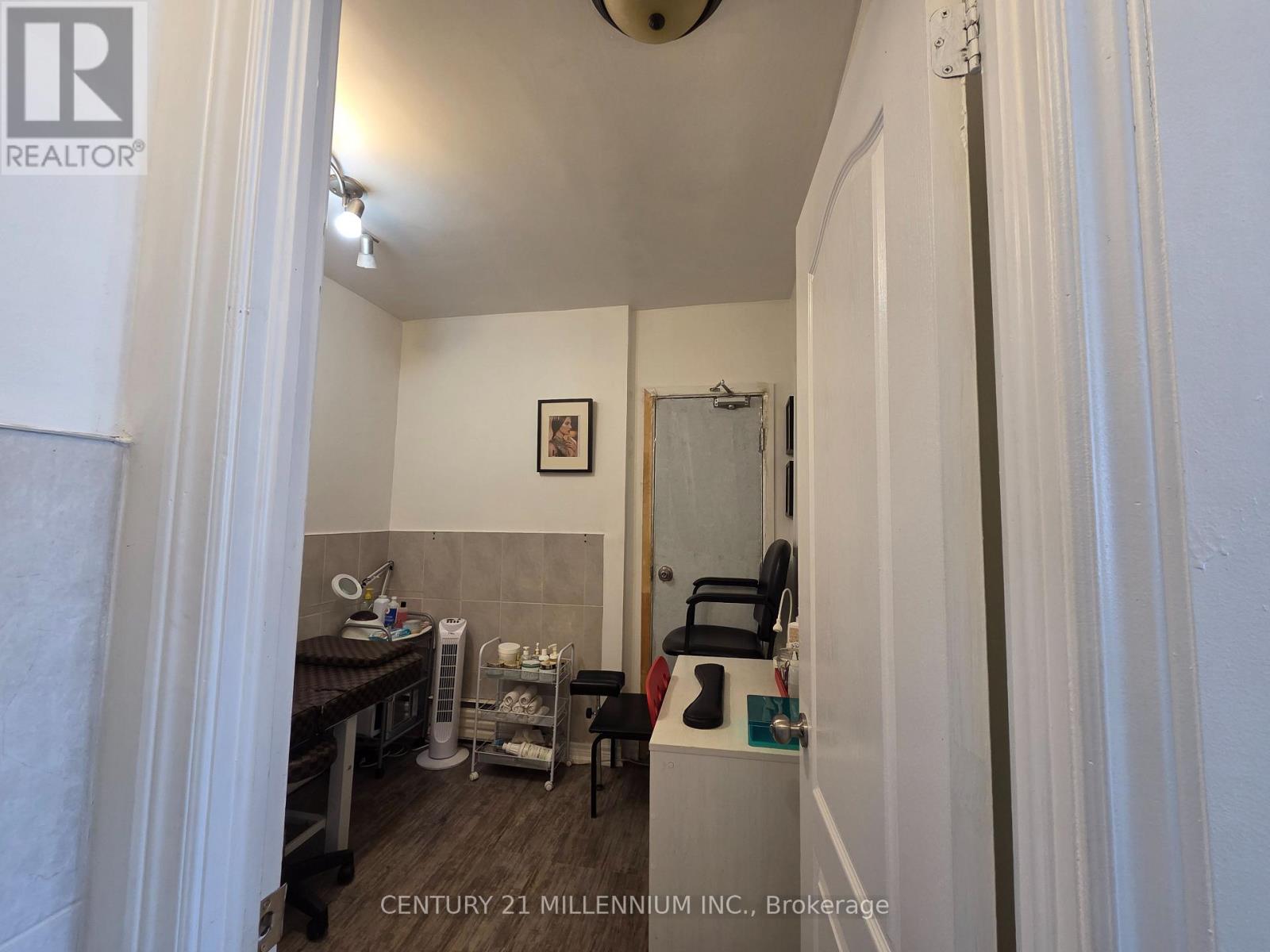 A - 2479 Lake Shore Boulevard W Property Photo 7