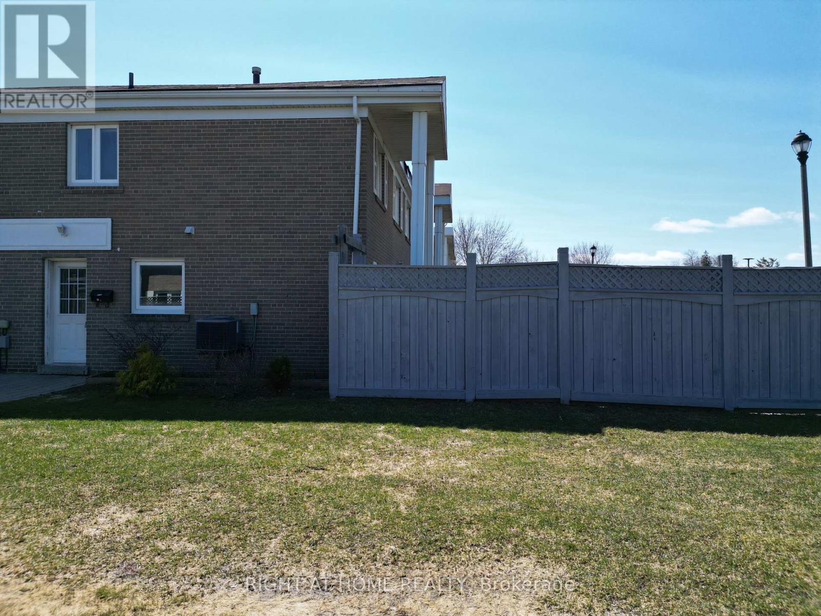 270 Town House Crescent Property Photo 1