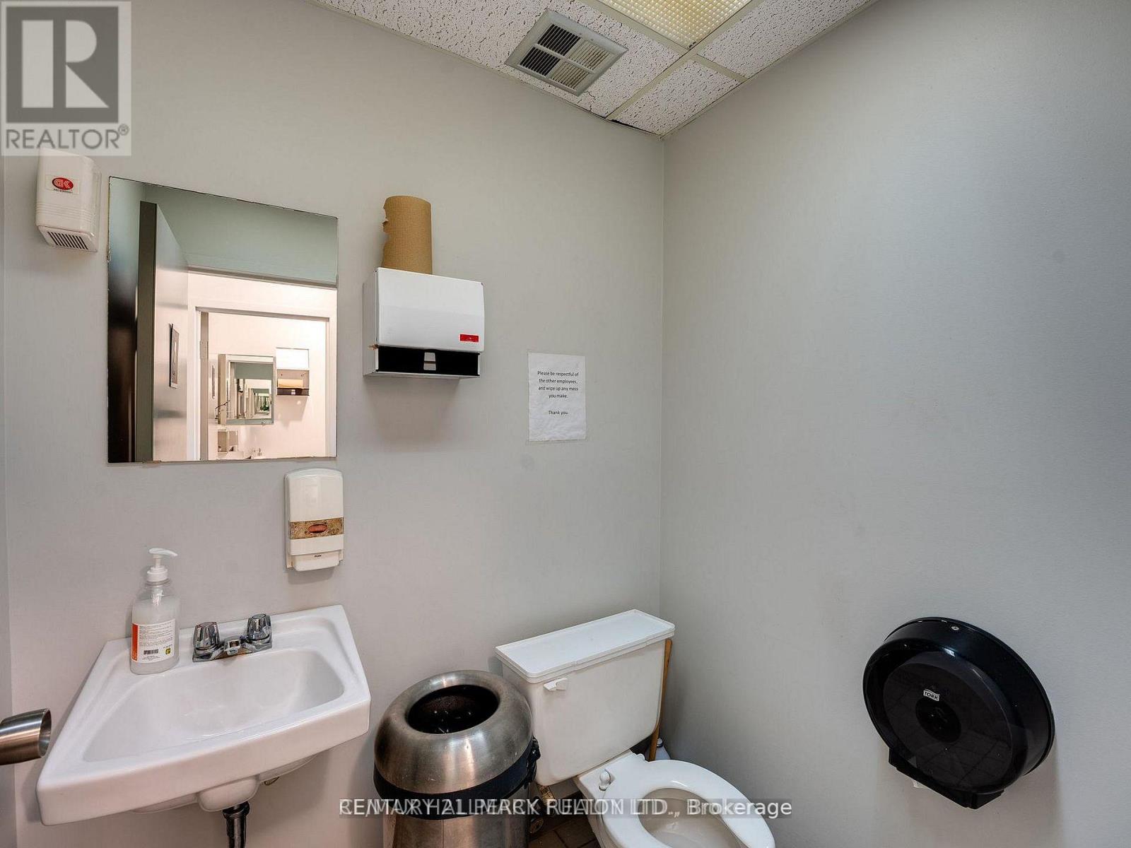 204 - 230 Eddystone Avenue Property Photo 14