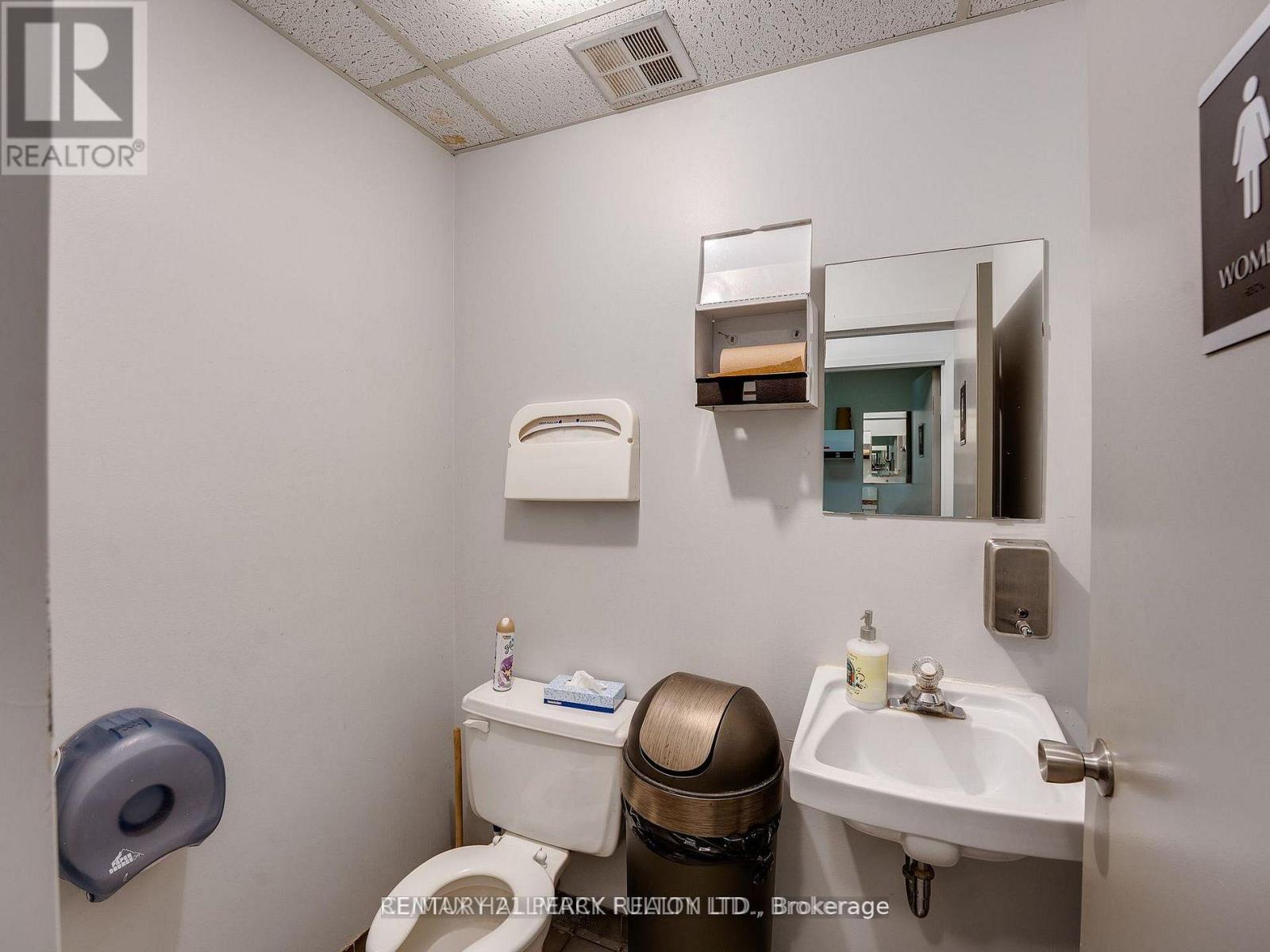 204 - 230 Eddystone Avenue Property Photo 15
