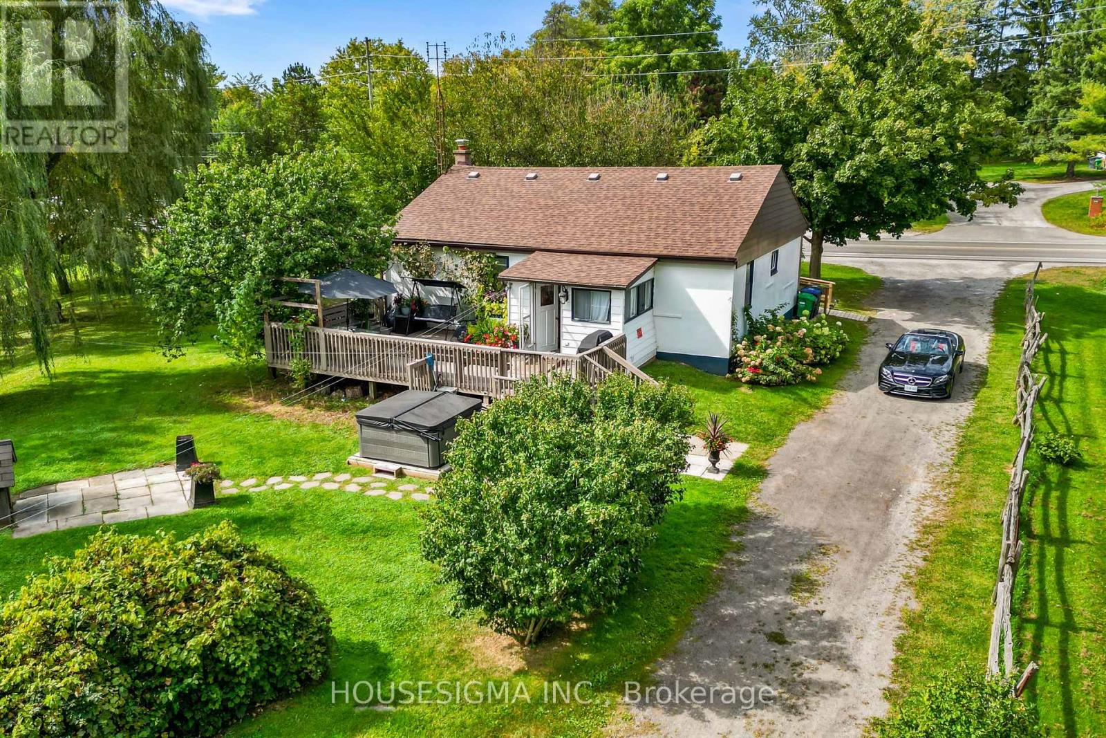 2701 Embleton Road Property Photo 31