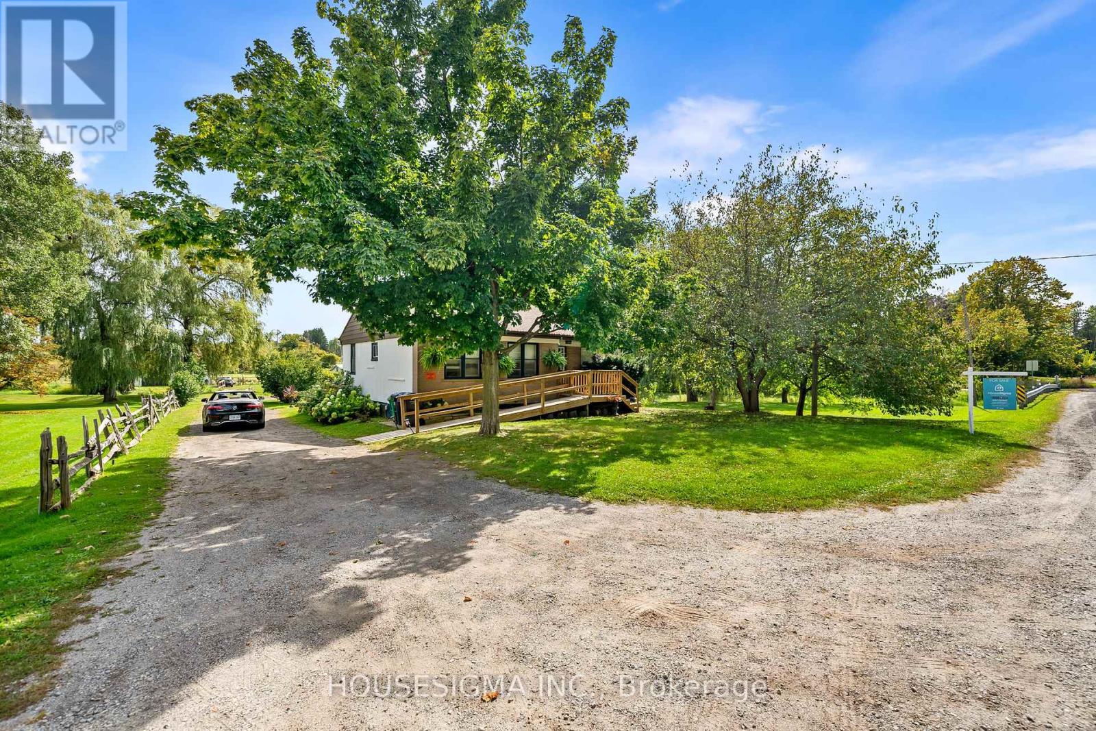 2701 Embleton Road Property Photo 33