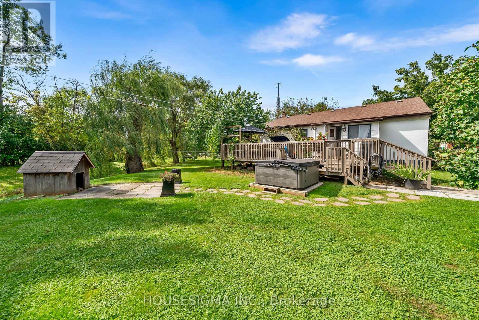 2701 Embleton Road Property Photo 36
