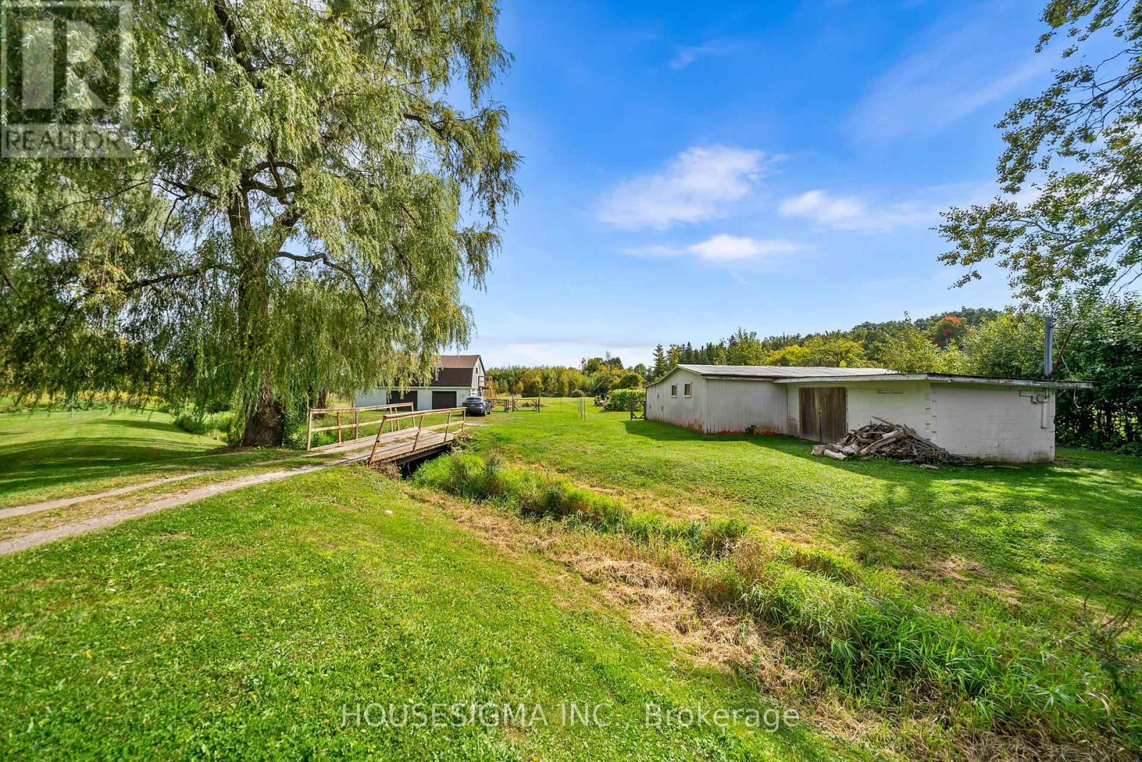 2701 Embleton Road Property Photo 38