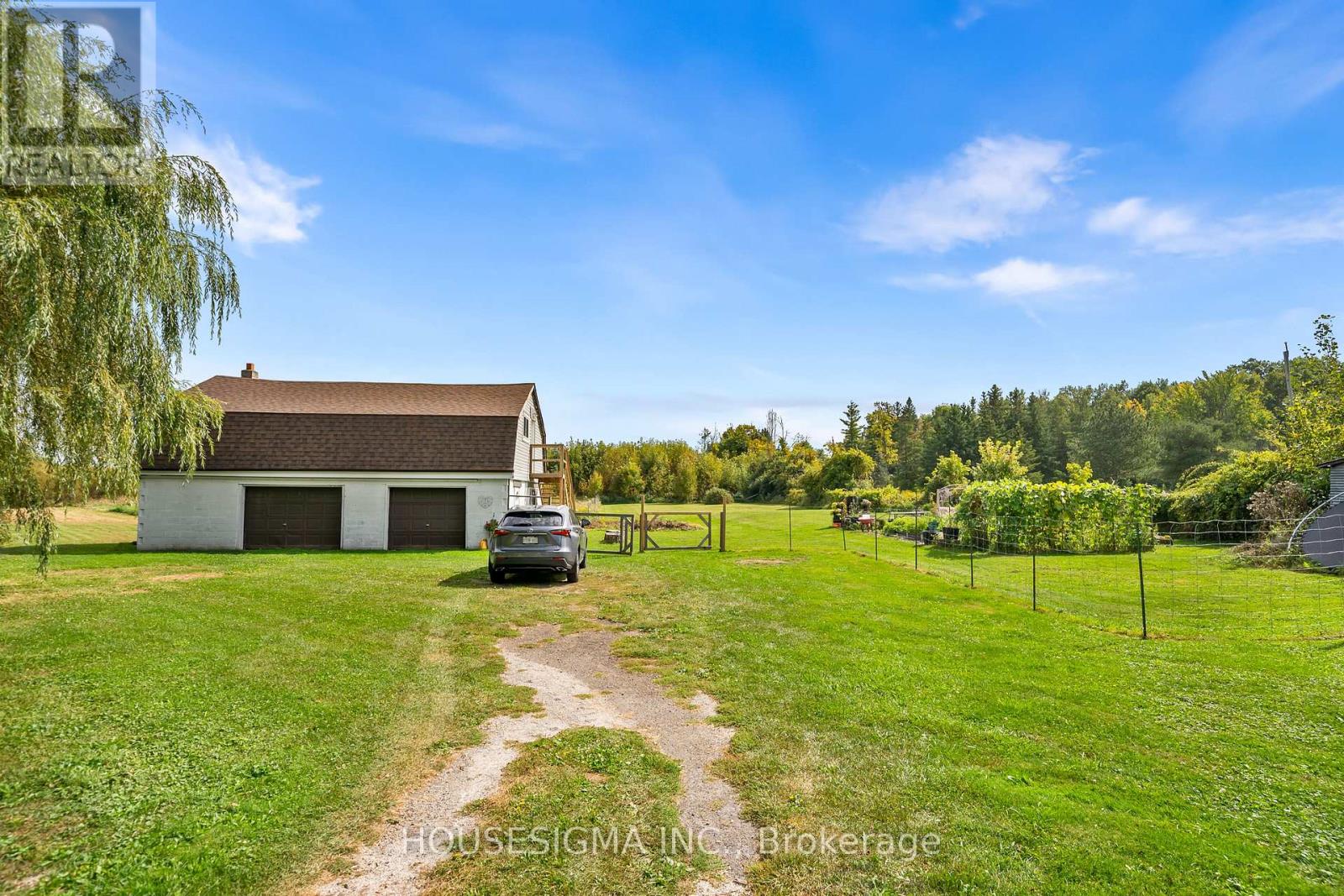 2701 Embleton Road Property Photo 44