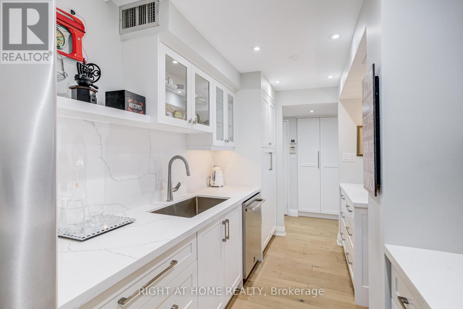 606 - 1333 Bloor Street Property Photo 17