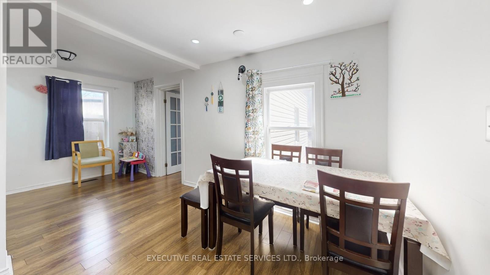 89 John Street Property Photo 8
