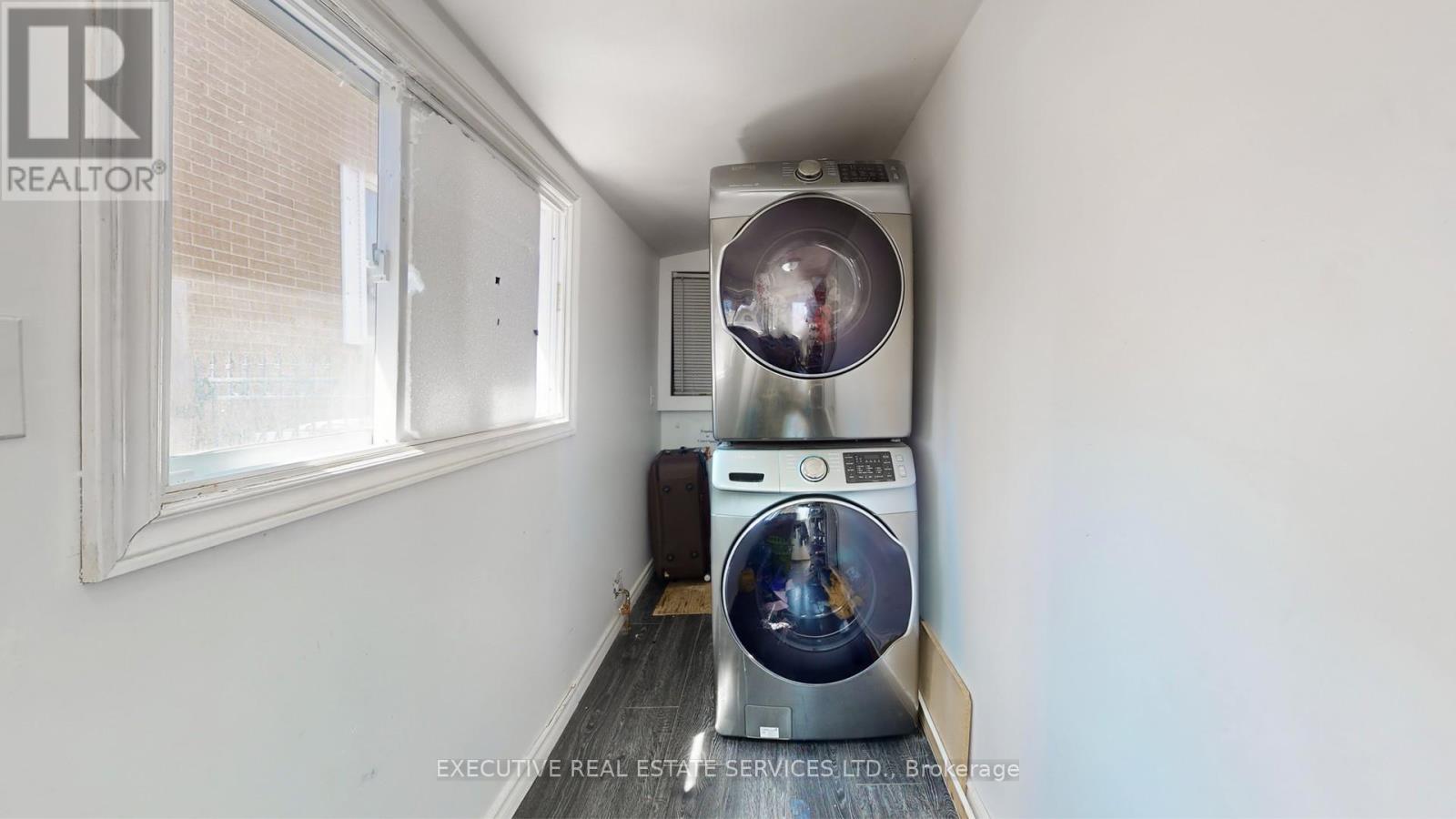 89 John Street Property Photo 27