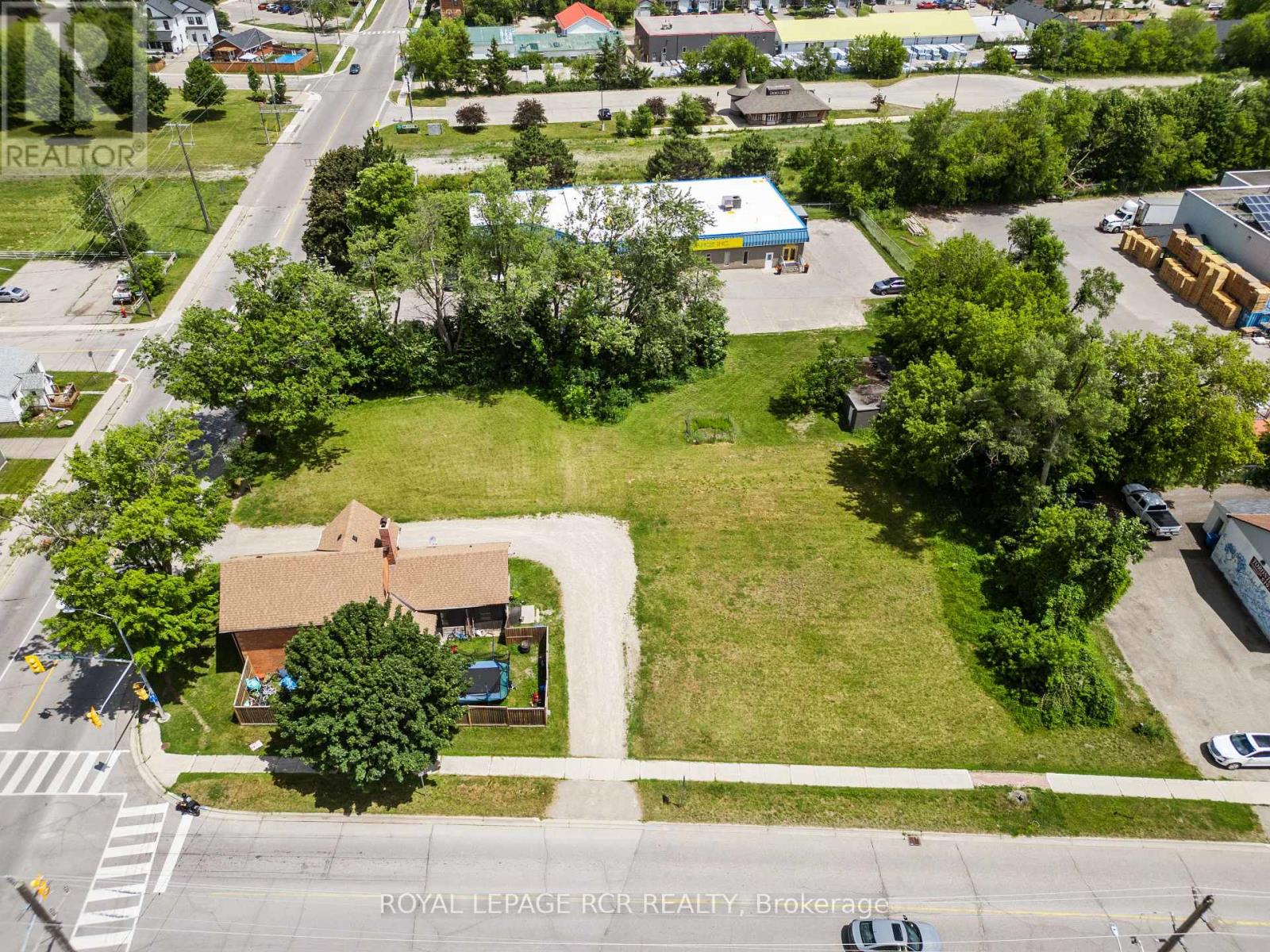 53 TOWN LINE Property Photo 1