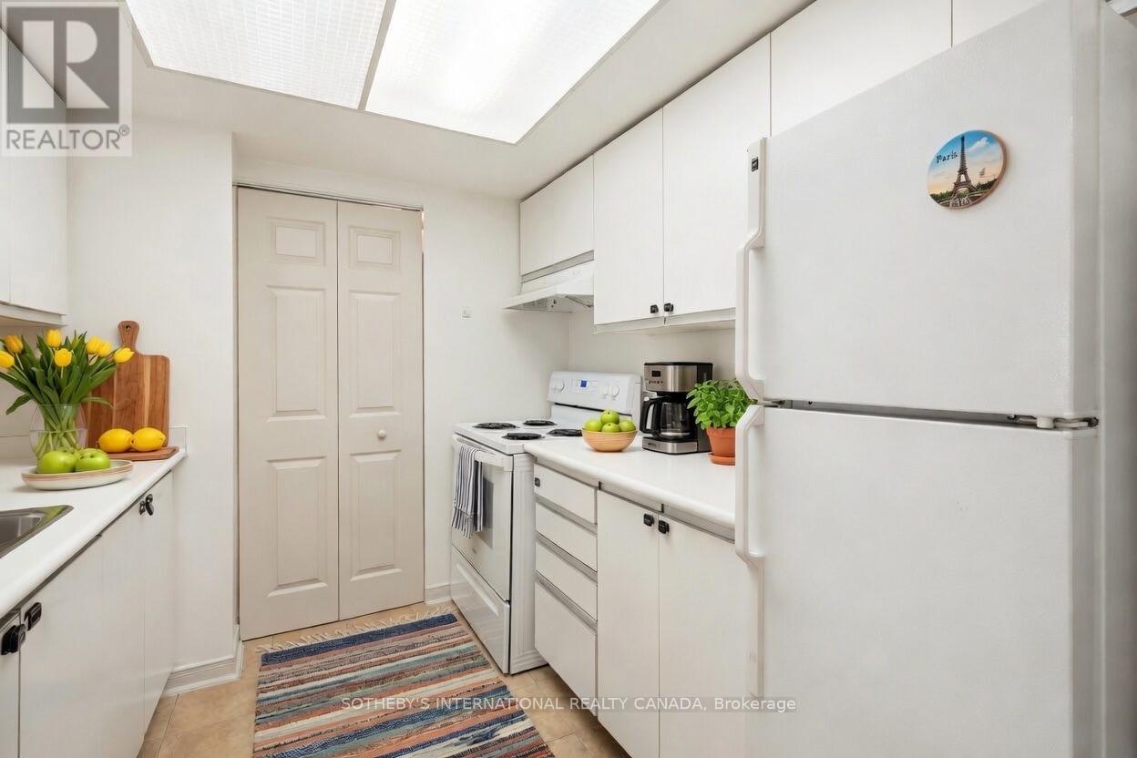 1709 - 75 King Street E Property Photo 4