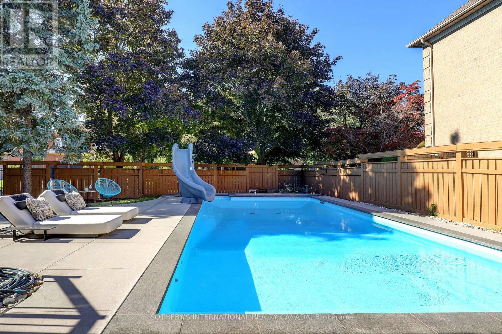 1939 Calgary Court Property Photo 3