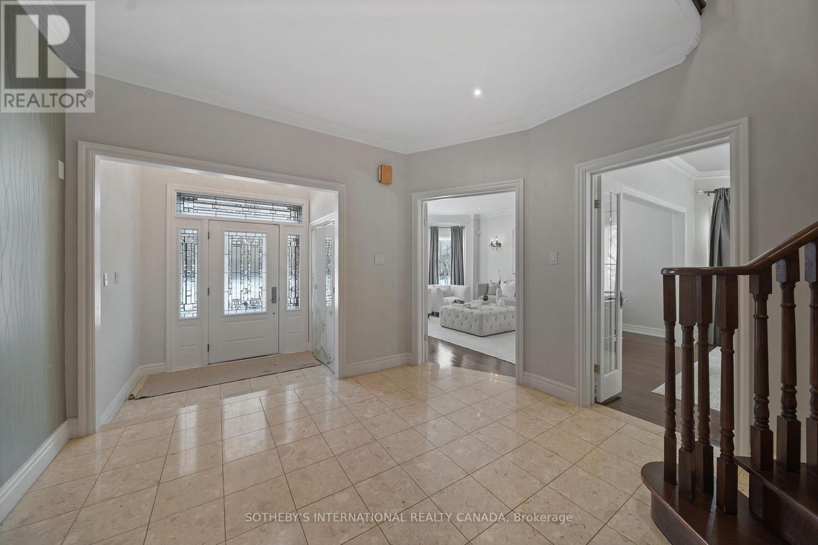 1939 Calgary Court Property Photo 5