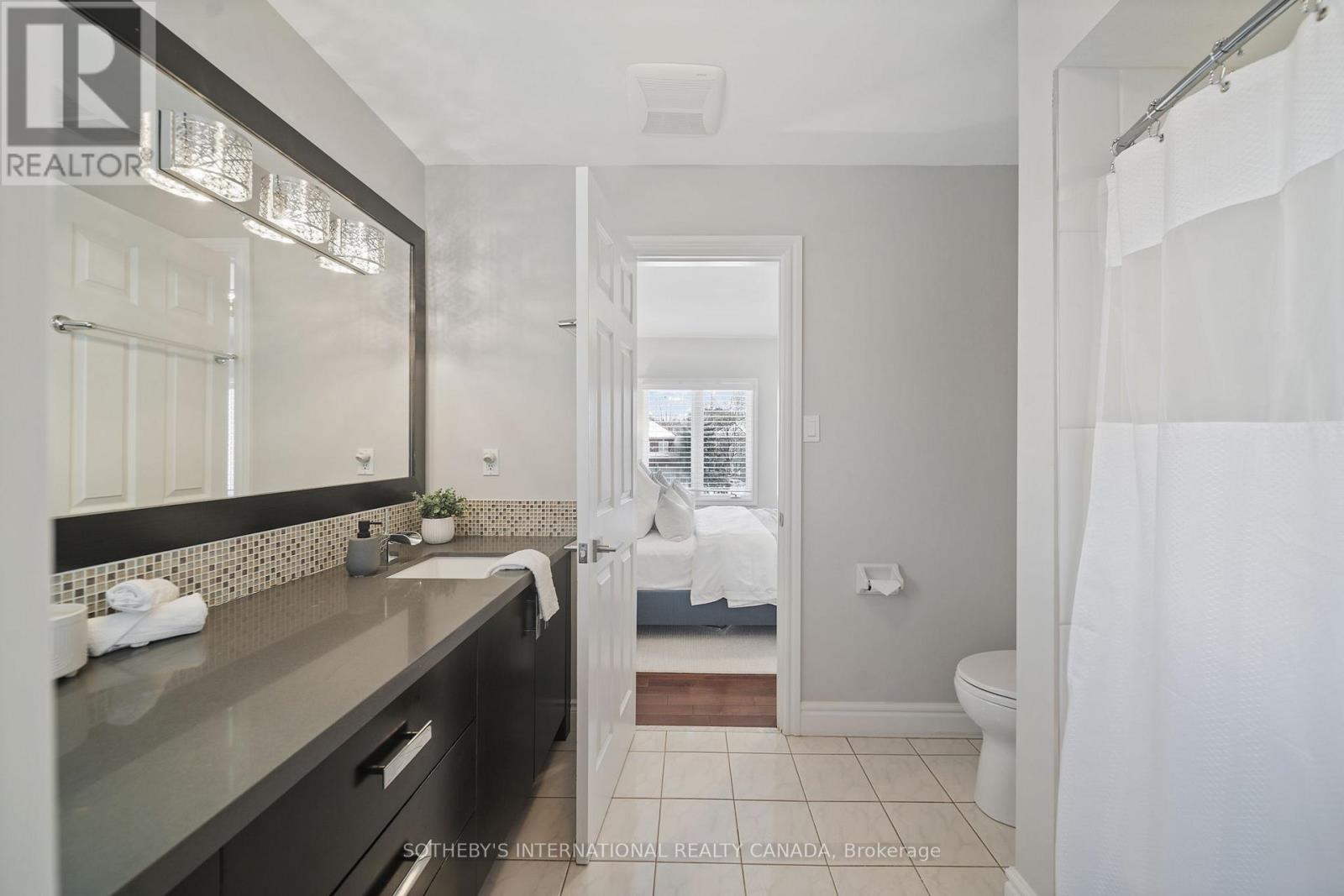1939 Calgary Court Property Photo 33