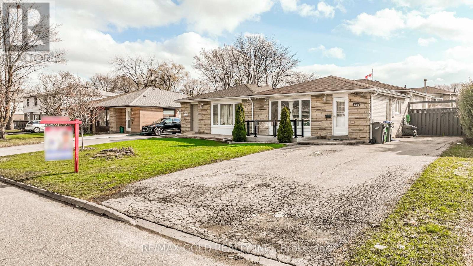 53 Davenport Crescent Property Photo 1