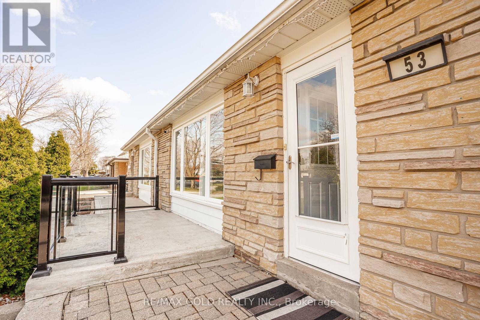 53 Davenport Crescent Property Photo 4