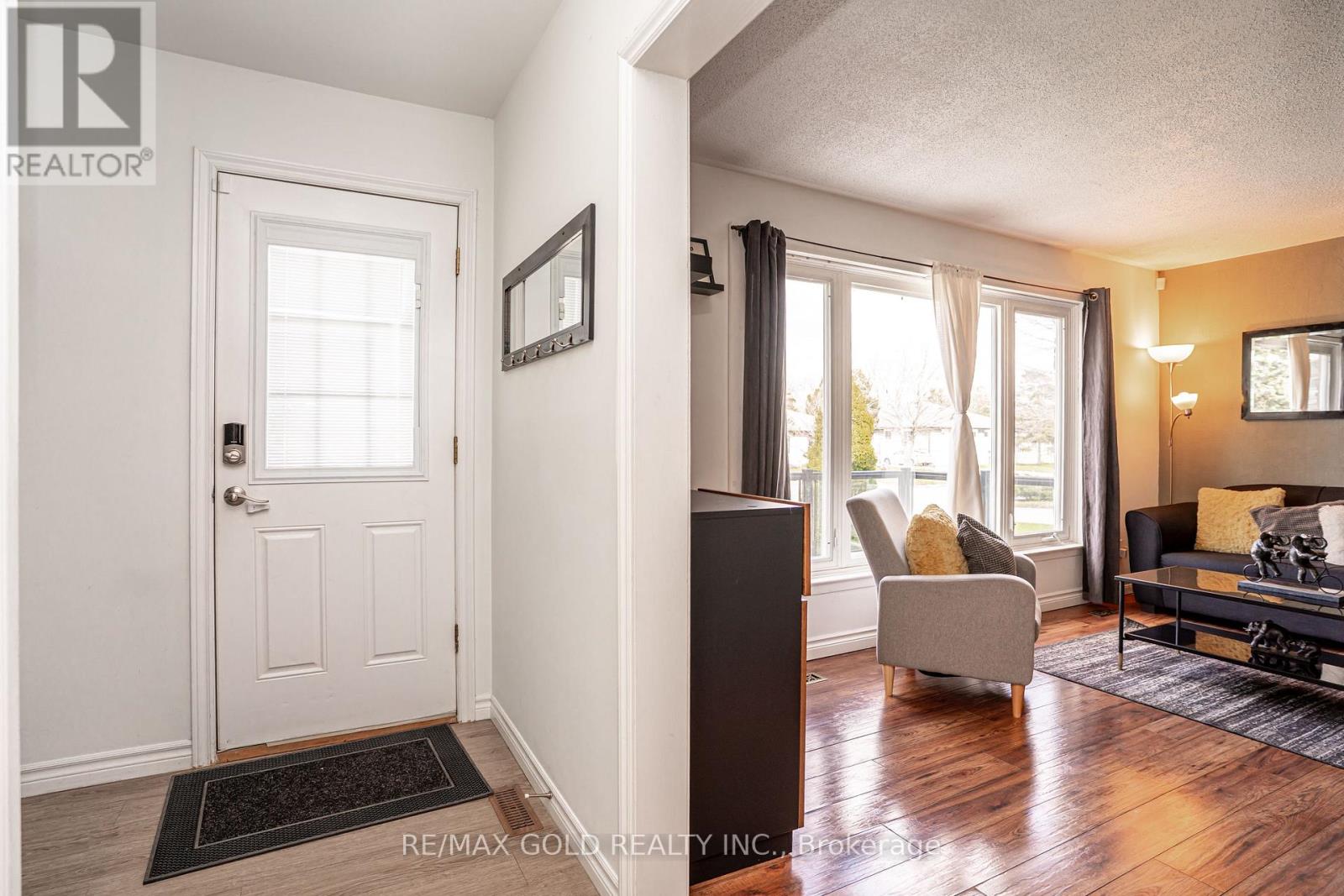 53 Davenport Crescent Property Photo 6