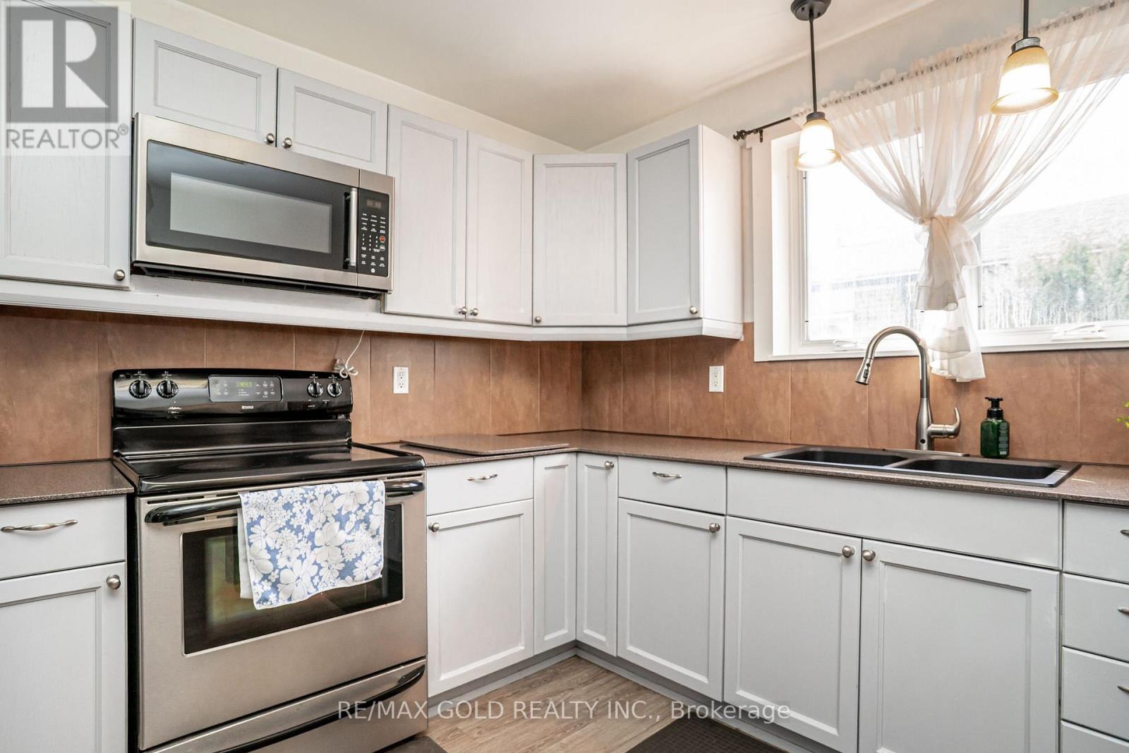 53 Davenport Crescent Property Photo 16